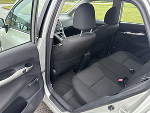 Toyota Auris 2007a. 1.6 bensiin (9 foto / 12)
