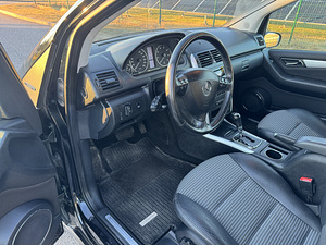Mercedes-Benz A -klass 2005a. (8 foto / 15)