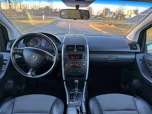 Mercedes-Benz A -klass 2005a. (12 foto / 15)