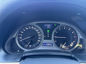 Lexus IS250 (14 фото из 15)