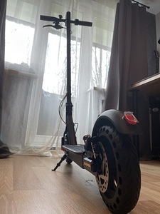 Электросамокат 350W | 30 км/ч | Запас хода 25–30 км | Складн (3 фото из 10)