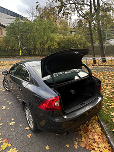 Volvo S60 2011 г. (6 фото из 12)