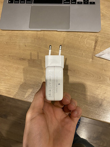 MacBook Air M1 2020, 256 GB, 8GB RAM (5 foto / 6)
