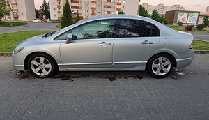Honda Civic 1.8 103kw 2010 (5 foto / 10)