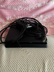 Mängukomplekt PS4 Slim 1TB(2216B) + DualShock 4 + Mäng (1 foto / 3)
