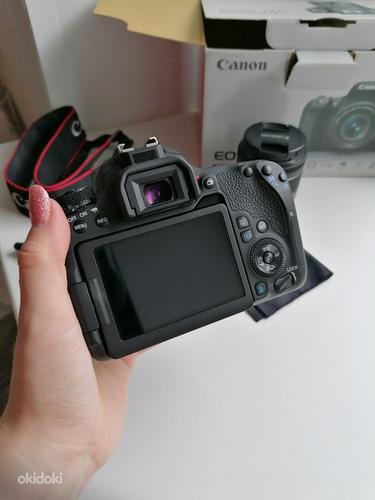 Зеркальная камера Canon 77D комплект комплект (фото #2)