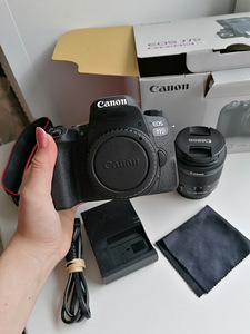 Peegelkaamera Canon 77D Kit komplekt (3 foto / 4)