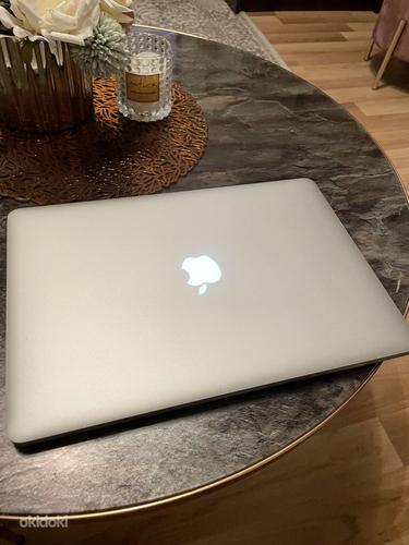 MacBook Pro Retina 15,4 дюйма, i7, 2,2 ГГц (2015 г.) (фото #2)