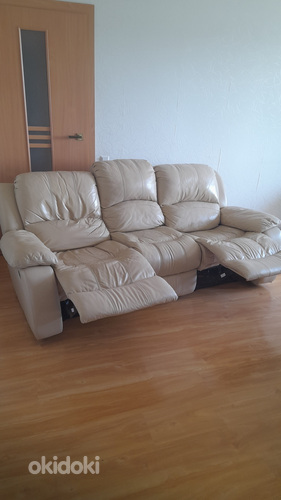 Кожаный диван на 3 места (боковые места раскладываются) (фото #3)