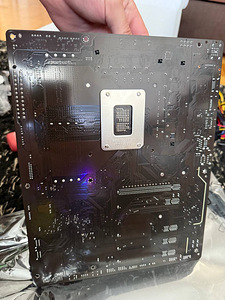 GIGABYTE B760 DS3H LGA 1700 DDR5 материнская плата (7 фото из 8)