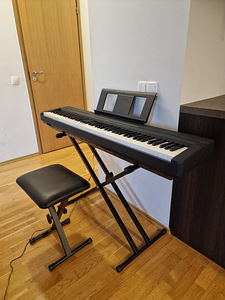 Yamaha дигитальное пианино / синтезатор (1 фото из 10)