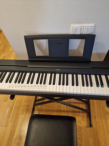 Yamaha дигитальное пианино / синтезатор (2 фото из 10)