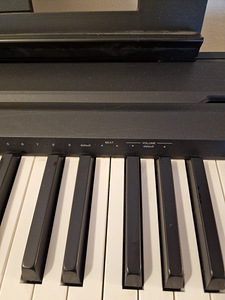 Yamaha дигитальное пианино / синтезатор (8 фото из 10)