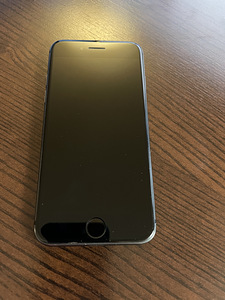 iPhone 8, космический серый, 64 ГБ (1 фото из 4)
