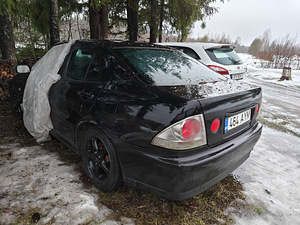 Lexus IS200 1999 (5 foto / 5)