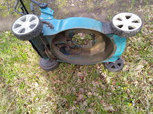 Muruniiduk Makita PLM4612 ilma mootorita, varuosadeks (3 foto / 5)