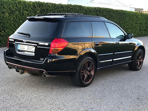Subaru Legacy (3 фото из 7)