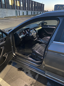 Volkswagen Passat R-line 2.0 140kW (9 foto / 11)