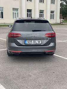 Volkswagen Passat R-line 2.0 140kW (5 foto / 11)