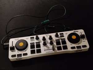 DJ kontroller Hercules DJControl Mix Bluetooth (2 foto / 2)