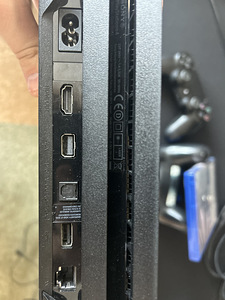 PS4 Pro 1TB+Detroit mäng+ Gamepad (4 foto / 5)