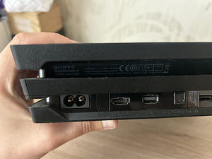 PS4 Pro 1TB+gamepad+3 mängu (3 foto / 3)