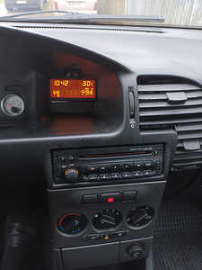 Opel Zafira 2.2 diesel (8 foto / 10)