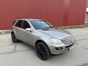 Mercedes-Benz (2 foto / 9)