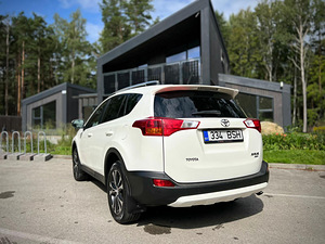 Toyota RAV 4,2015 (4 foto / 14)