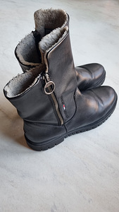 Talvesaapad Tommy Hilfiger, suurus 39, nahk (2 foto / 4)