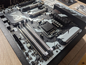 MSI Krait Gaming Z270 Intel LGA 1151 ATX DDR 4 emaplaat (4 foto / 10)