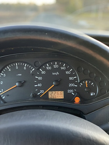 Ford Focus GHIA 1.6 bensiin (2 foto / 10)