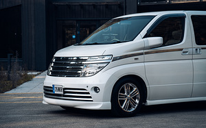 Nissan Elgrand XL Rider Autech (6 foto / 15)