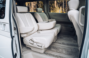 Nissan Elgrand XL Rider Autech (12 foto / 15)