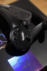 Valve Index vr пульты (5 фото из 5)