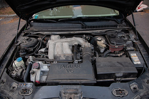 Jaguar X-Type 2.5 144KW nelikvedu manuaal (13 foto / 15)