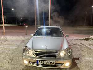 Продается. Mercedes-Benz c320 v6. 165kw (9 фото из 10)