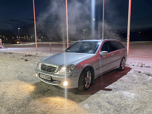 Продается. Mercedes-Benz c320 v6. 165kw (10 фото из 10)