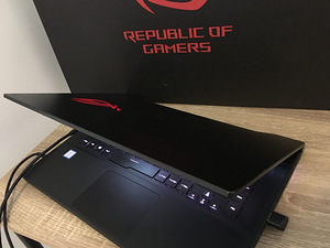 ASUS ROG Zephyrus S Gaming 15.6" GX502GW i7-9750 RTX2070 (2 foto / 5)