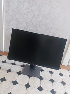 Delli monitor (3 foto / 3)