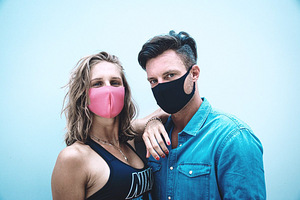 Korduvkasutatav mask 6 värvi (1 foto / 3)