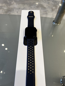Apple Watch (2 foto / 4)