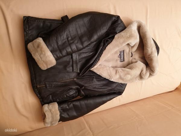 Кожанная куртка зимняя. С небольшим дефектом. M-L (фото #2)