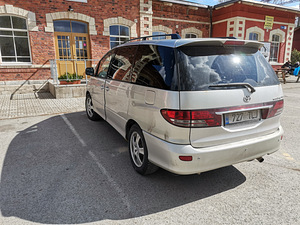 Toyota previa (2 foto / 5)