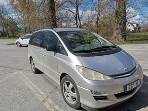 Toyota previa (5 foto / 5)