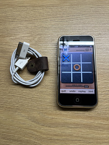iPhone 2G + IPhone 2G varuosadeks (3 foto / 4)