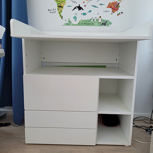 Ikea пеленальный столик (2 фото из 4)
