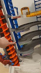 Hot wheels garage (5 foto / 7)
