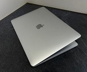 Apple MacBook Pro M1 (2020) 8GB / 512GB (4 foto / 4)