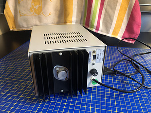 Labori toiteplokk MASTECH HY-1503 // 0...15V / 3A (4 foto / 5)
